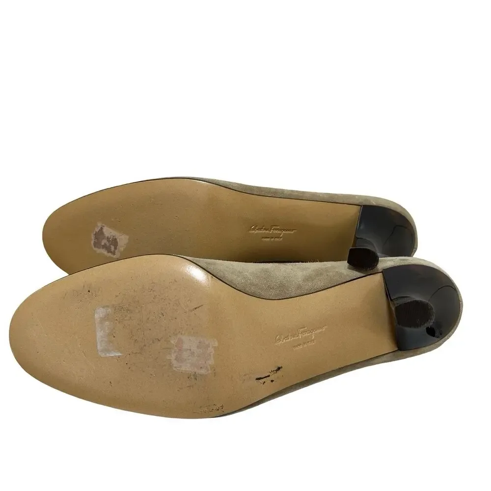 Salvatore Ferragamo‎ Womens Classic Suede Pumps Size 8.5 NARROW Taupe Heels